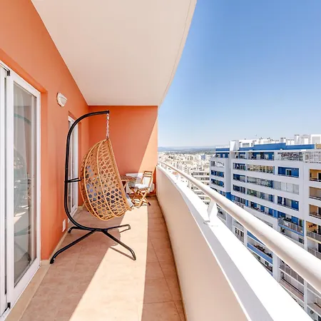 Aquarius In Apartment *